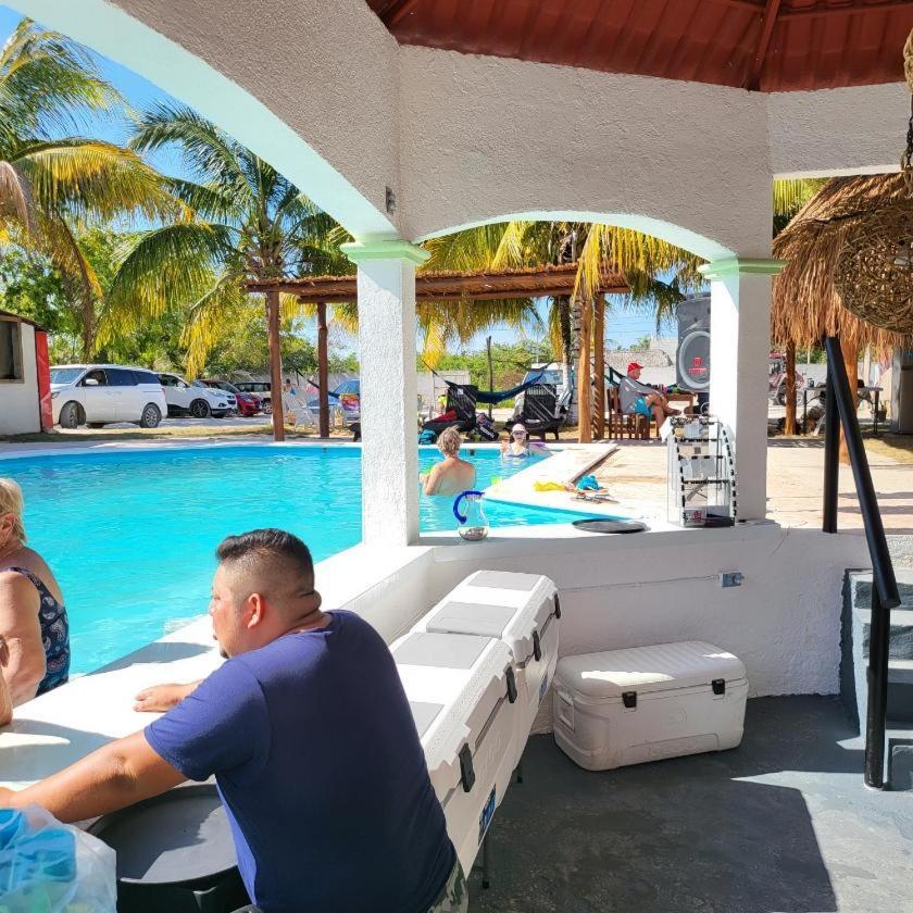 Pelican Inn At Las Dunas Chelem Exterior foto