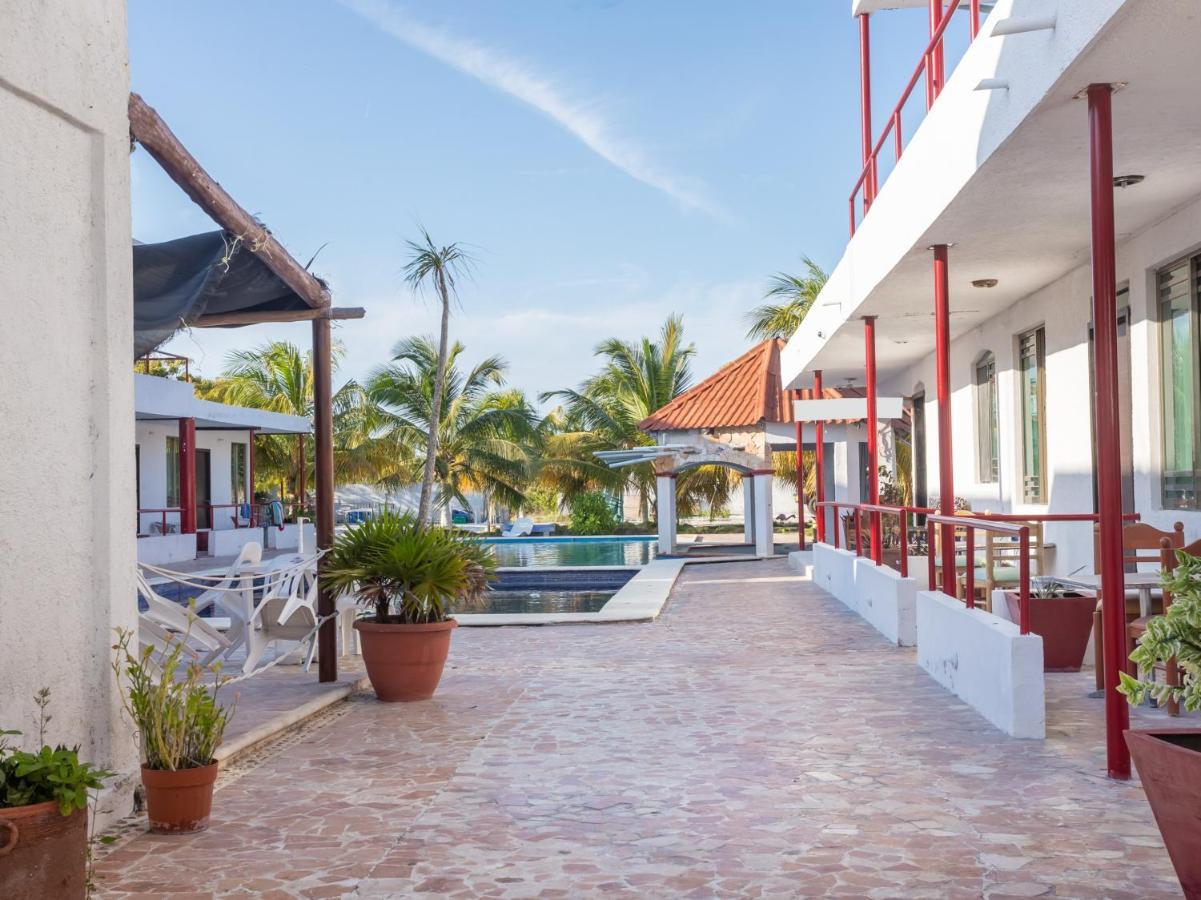 Pelican Inn At Las Dunas Chelem Exterior foto